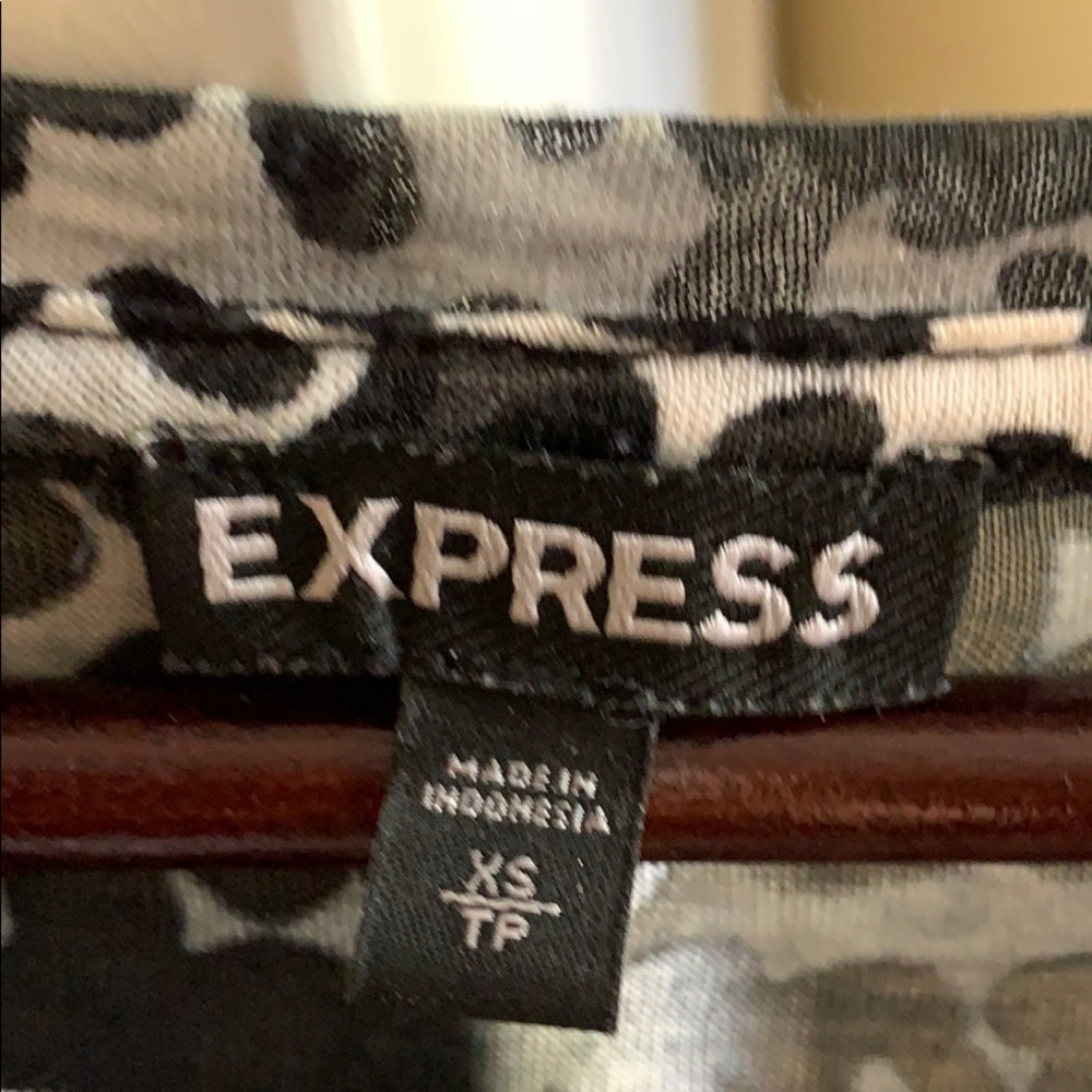 Cheetah Print Long Sleeve - Picture 2 of 2